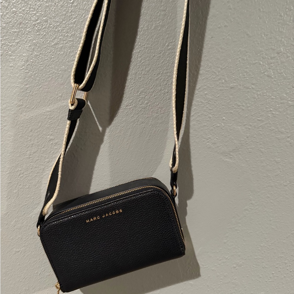 Marc Jacobs Black and Cream Crossbody Snapshot Bag